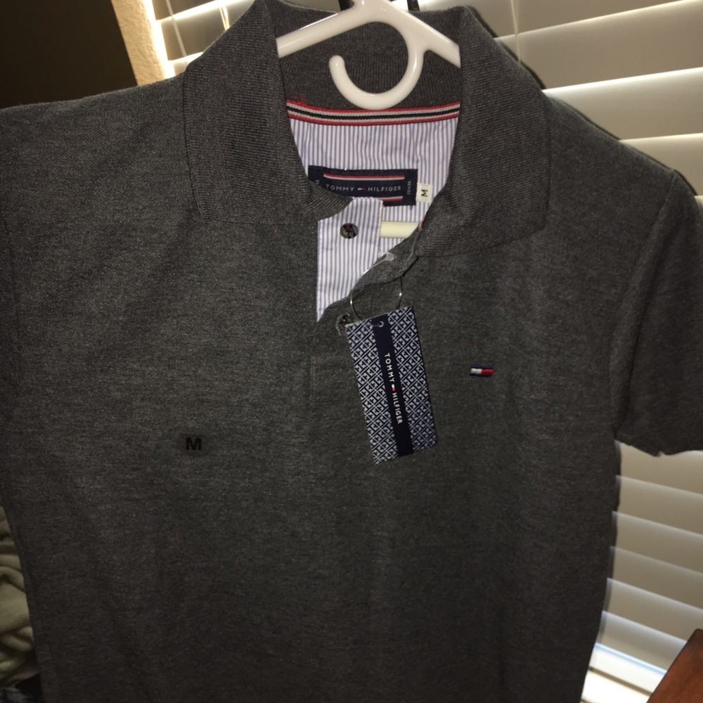 I’m selling brand new Tommy Hilfiger t-shirt